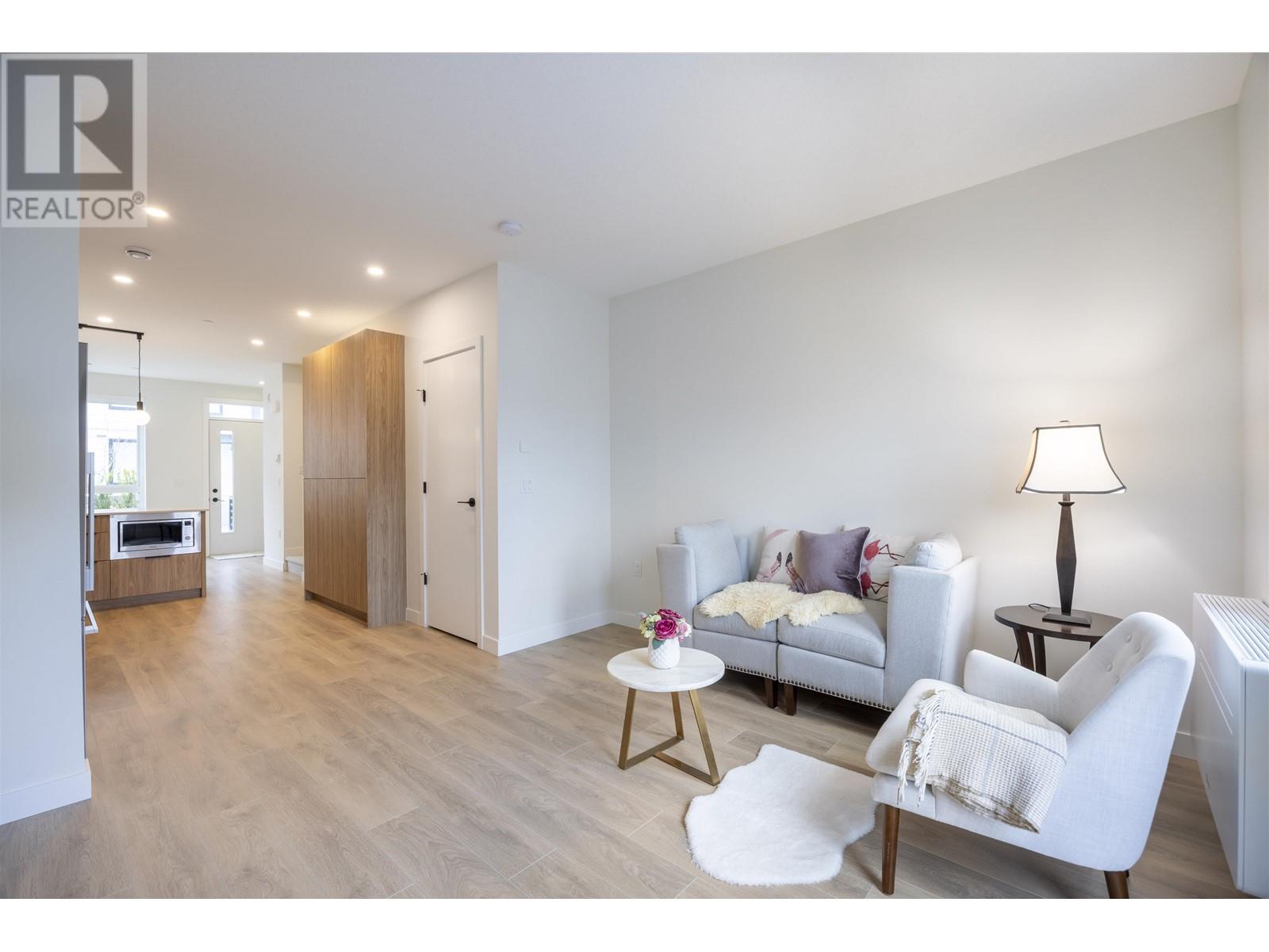 210 715 Ducklow Street, Coquitlam, British Columbia  V3J 4C9 - Photo 12 - R2991883