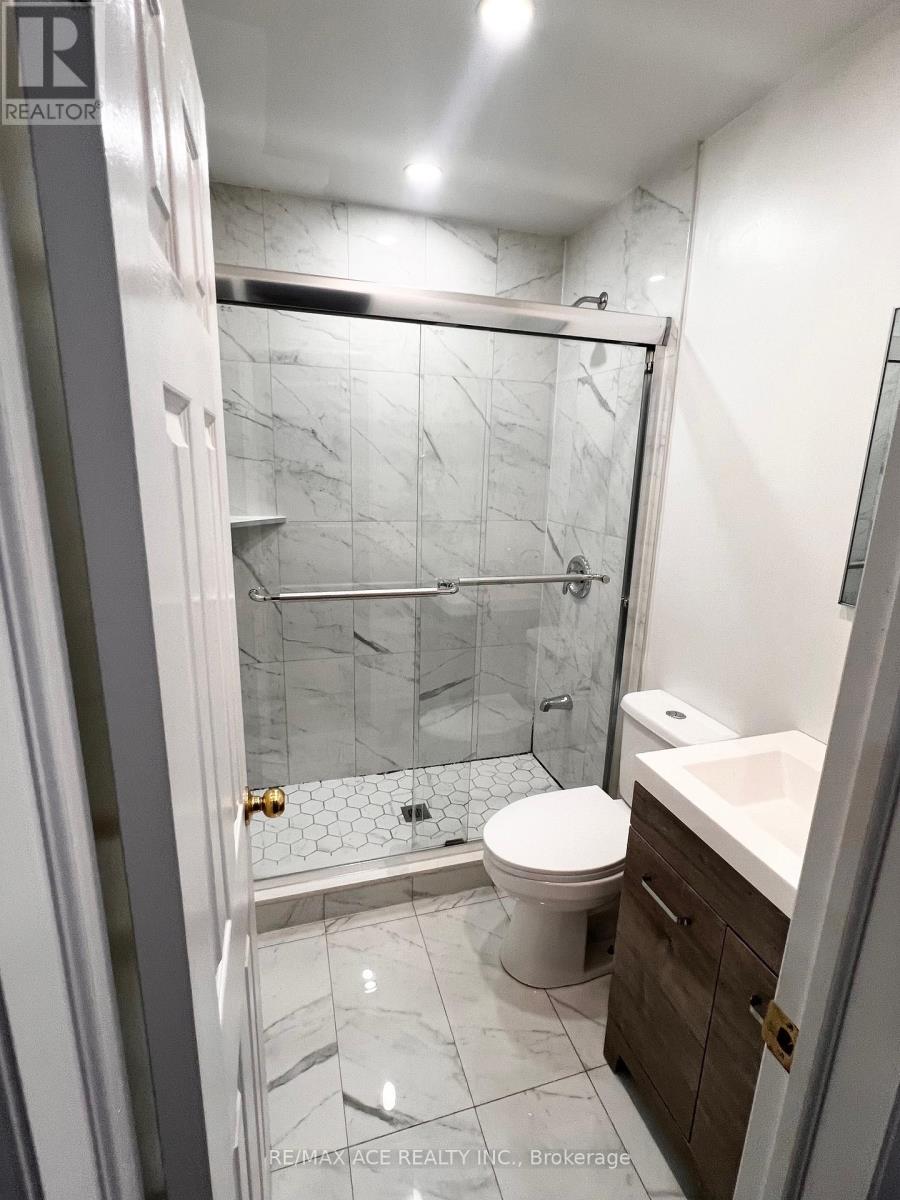 321 Wallenberg Crescent, Mississauga, Ontario  L5B 3N1 - Photo 17 - W12092752