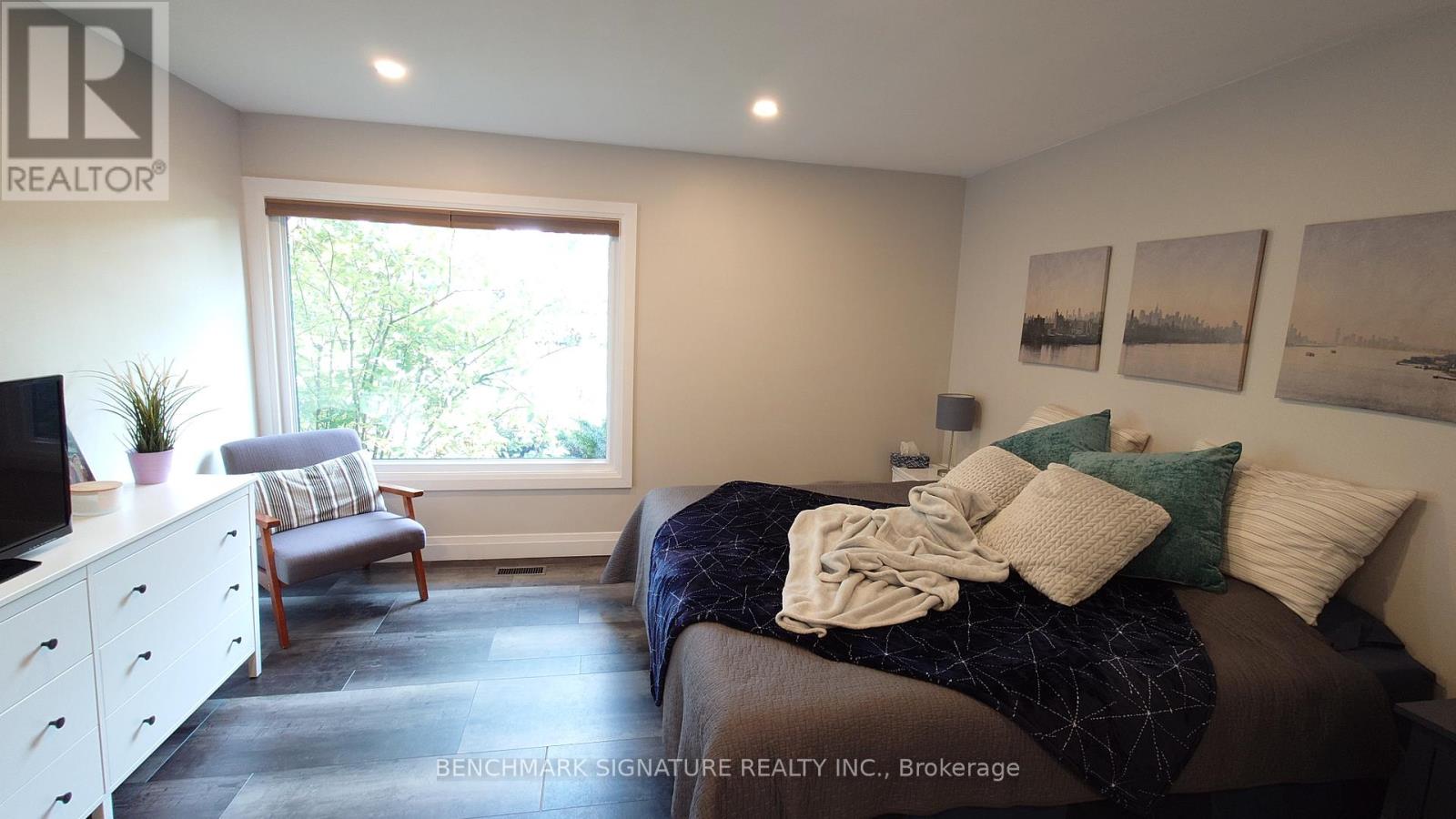 2 Algonquin Crescent, London East, Ontario  N5W 1N4 - Photo 22 - X12092761