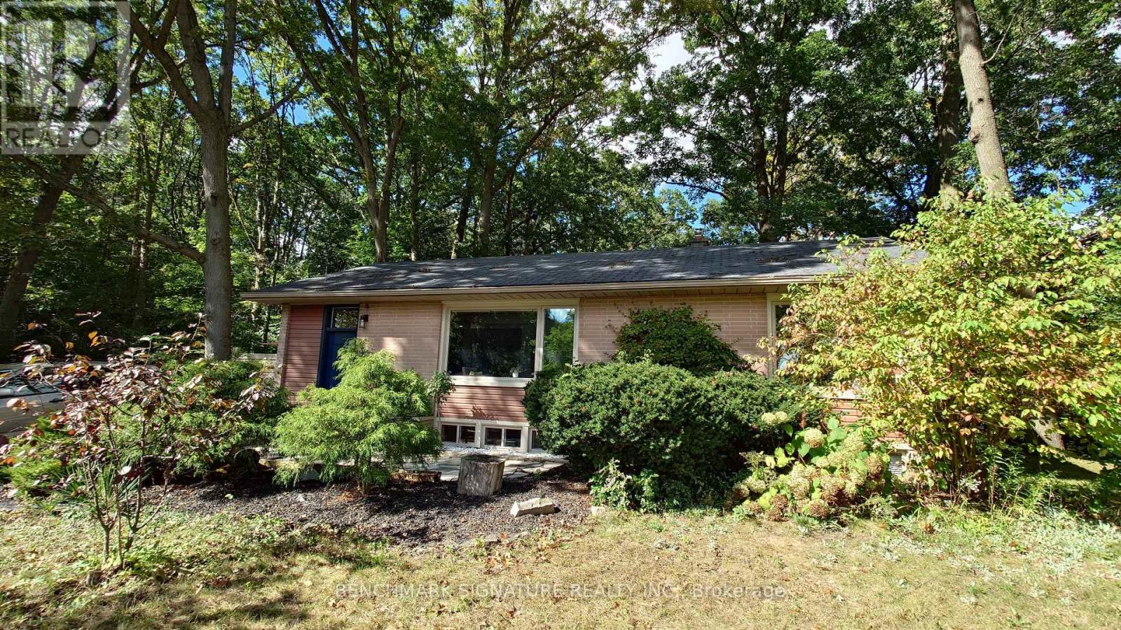 2 Algonquin Crescent, London East, Ontario  N5W 1N4 - Photo 31 - X12092761
