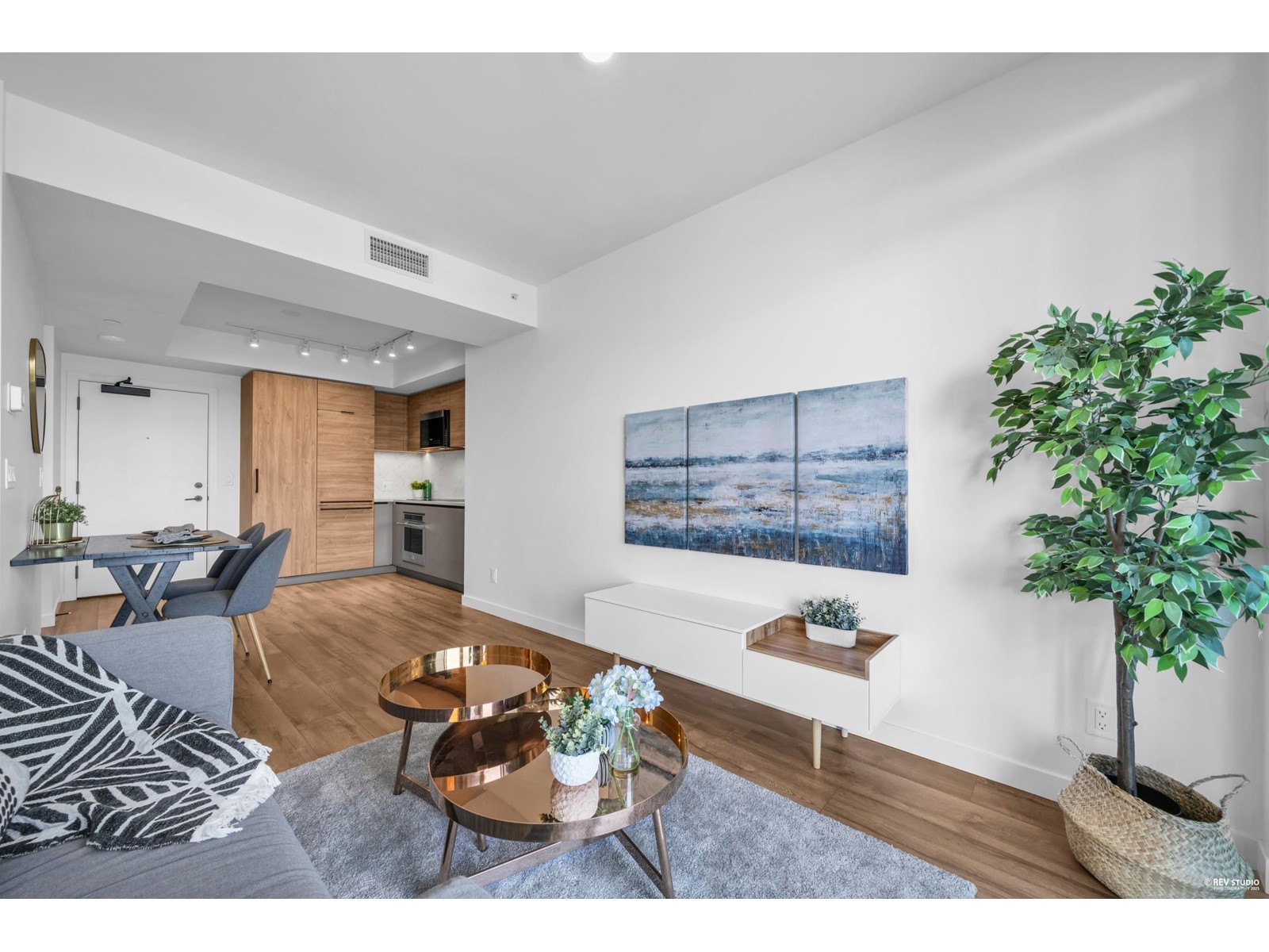 911 10448 University Drive, Surrey, British Columbia  V3T 0S7 - Photo 4 - R2989908