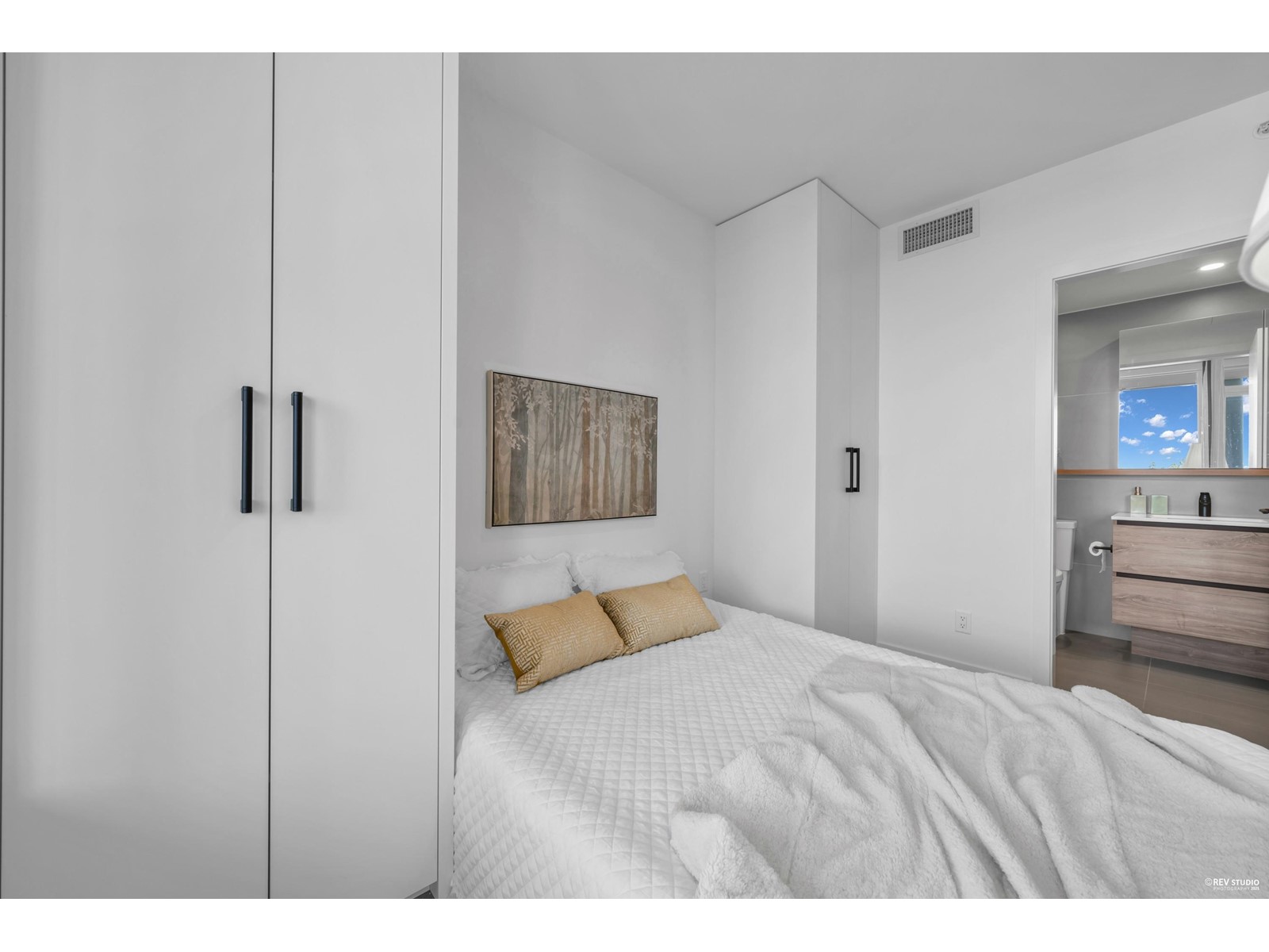 911 10448 University Drive, Surrey, British Columbia  V3T 0S7 - Photo 13 - R2989908