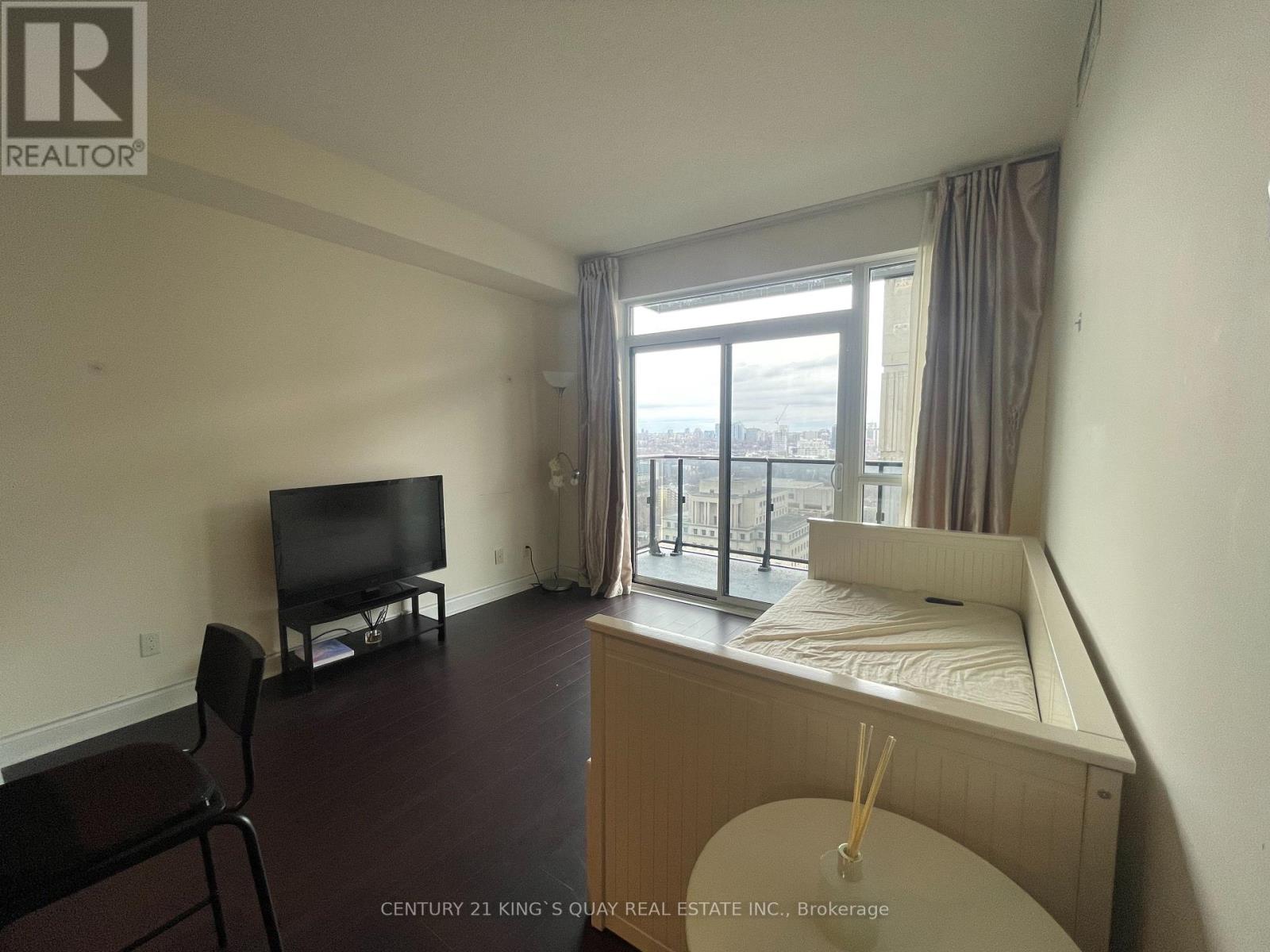 2710 - 28 Ted Rogers Way, Toronto, Ontario  M4Y 2J4 - Photo 6 - C12091268