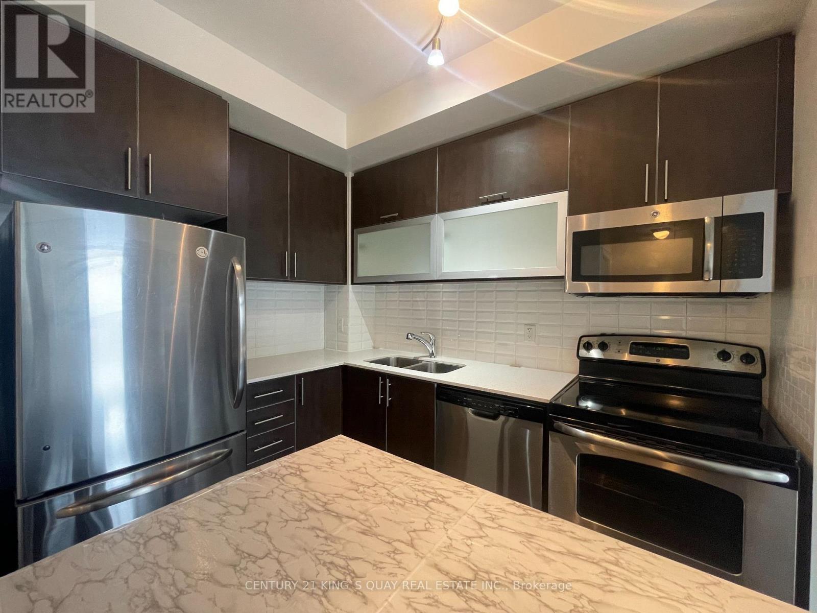 2710 - 28 Ted Rogers Way, Toronto, Ontario  M4Y 2J4 - Photo 9 - C12091268