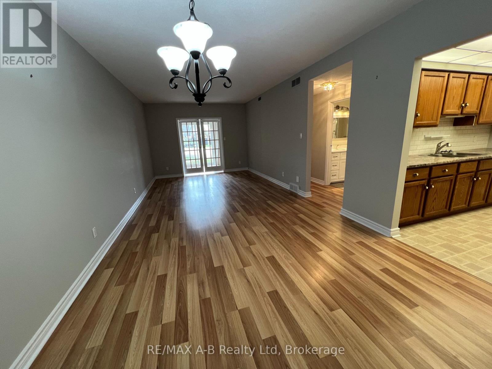 103 - 199 Hope Street East Street E, East Zorra-Tavistock, Ontario  N0B 2R0 - Photo 5 - X12092804