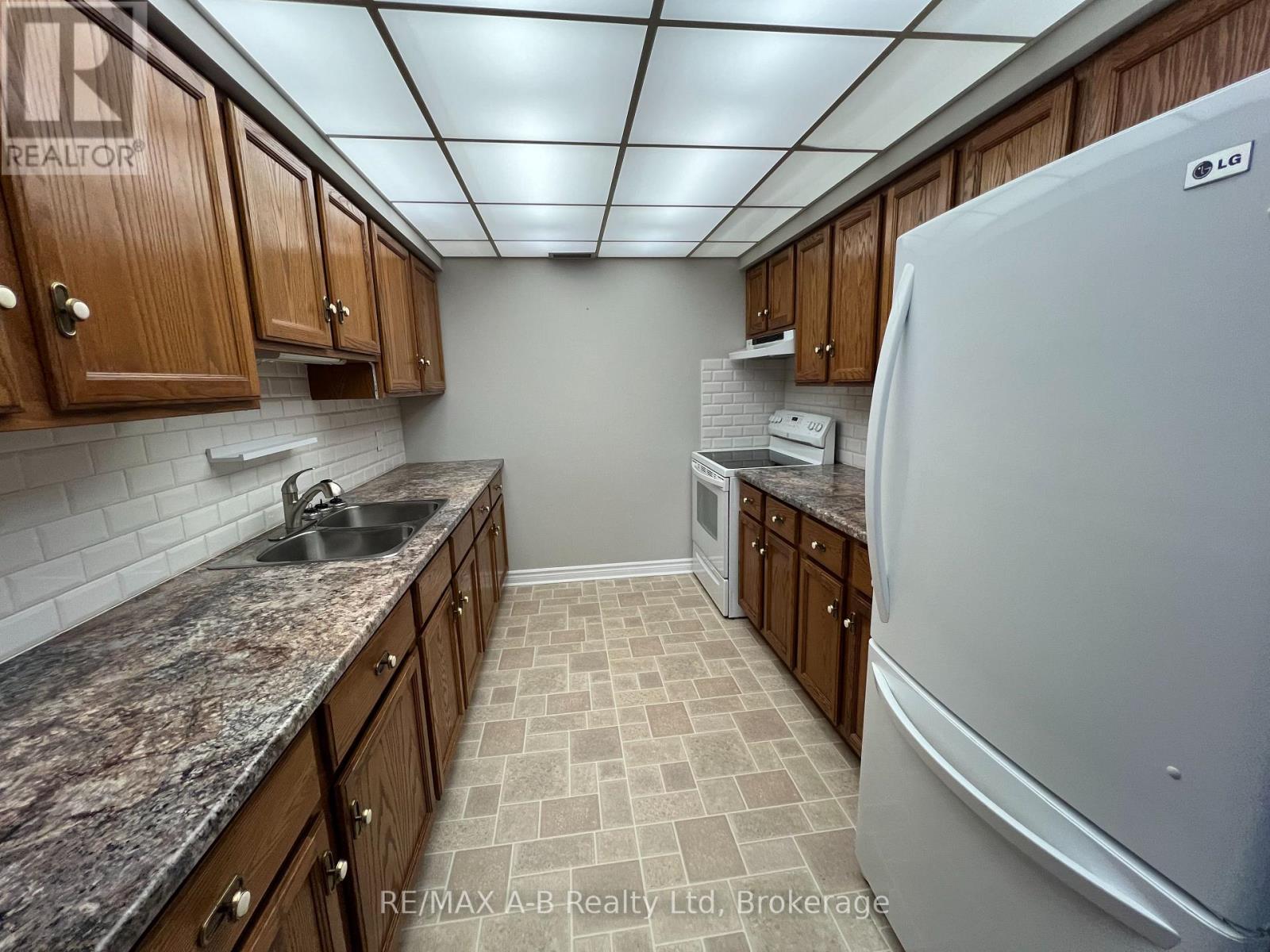 103 - 199 Hope Street East Street E, East Zorra-Tavistock, Ontario  N0B 2R0 - Photo 6 - X12092804