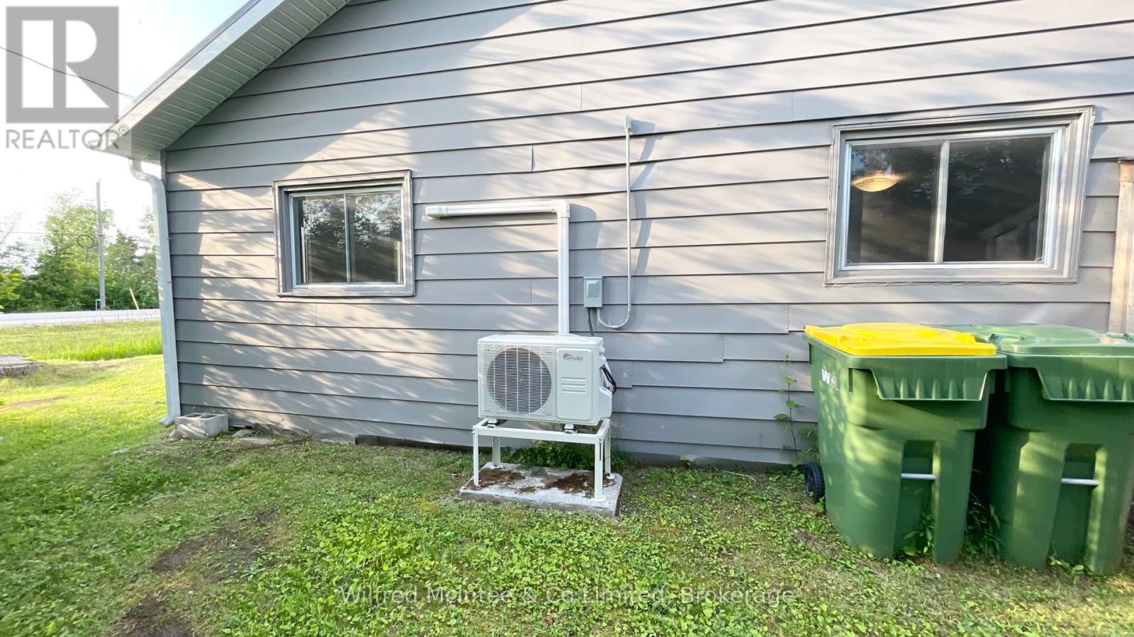 498 Bruce Road 13 Road, Native Leased Lands, Ontario  N0H 2L0 - Photo 12 - X12092821