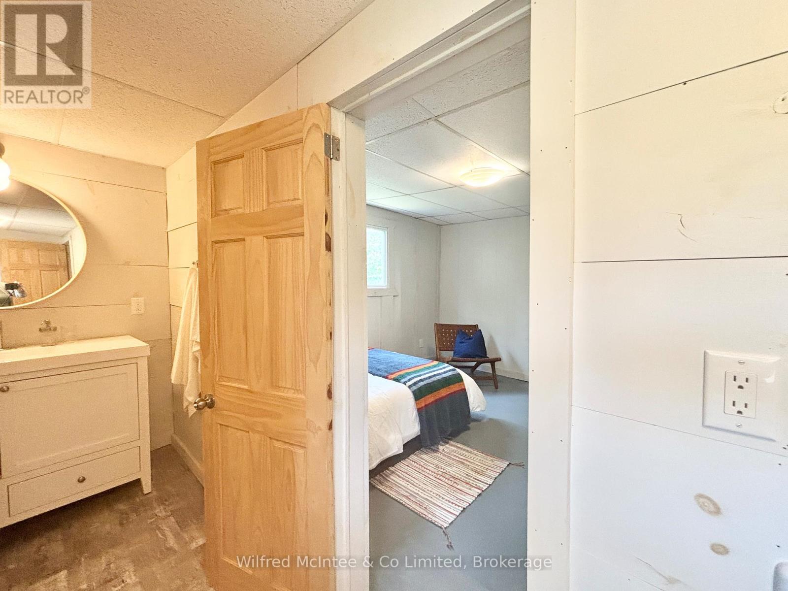 498 Bruce Road 13 Road, Native Leased Lands, Ontario  N0H 2L0 - Photo 30 - X12092821