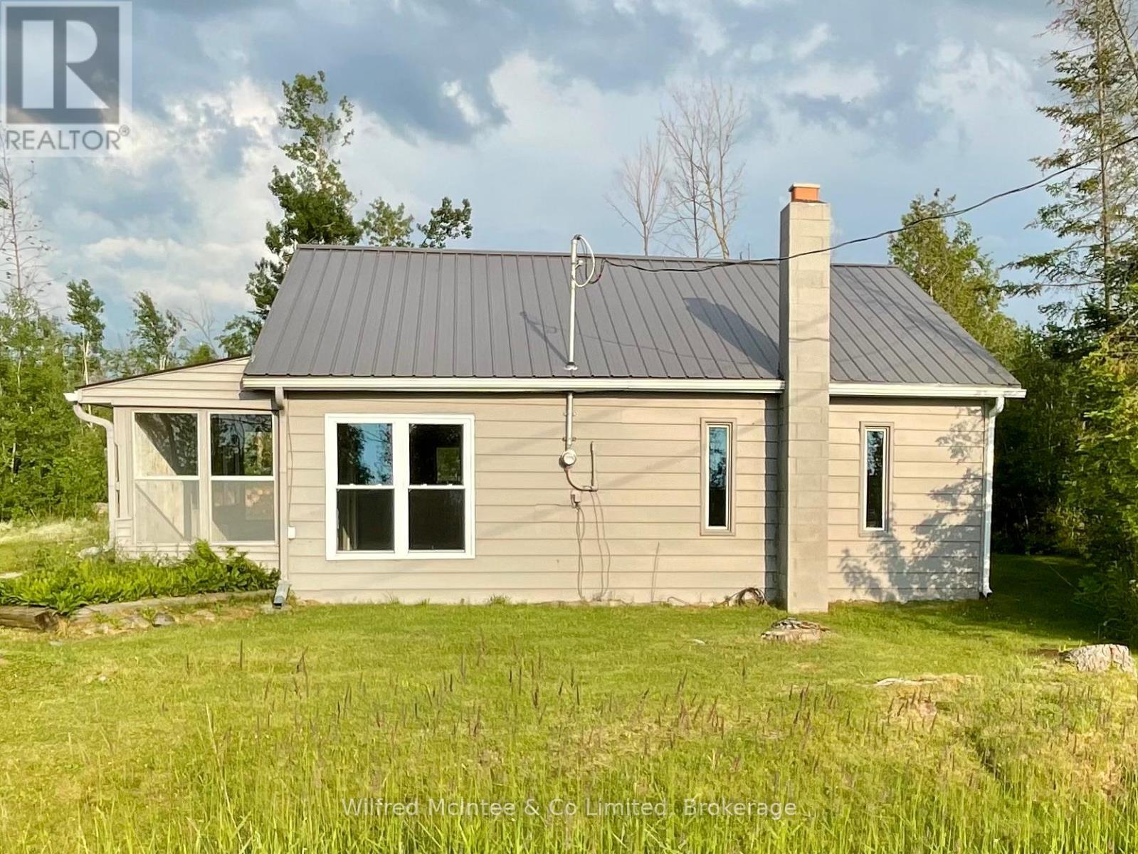 498 Bruce Road 13 Road, Native Leased Lands, Ontario  N0H 2L0 - Photo 9 - X12092821