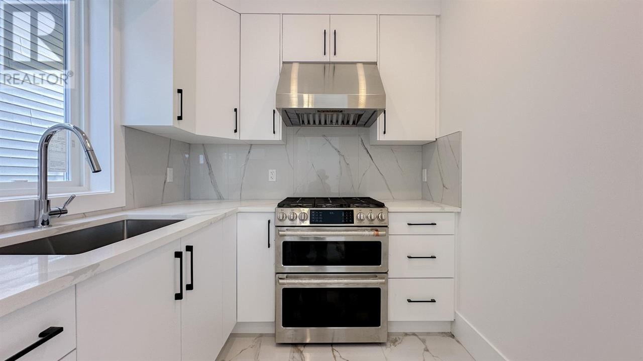 Listing Picture 9 of 27 : 10659 NO. 1 ROAD, Richmond / 烈治文 - 魯藝地產 Yvonne Lu Group - MLS Medallion Club Member