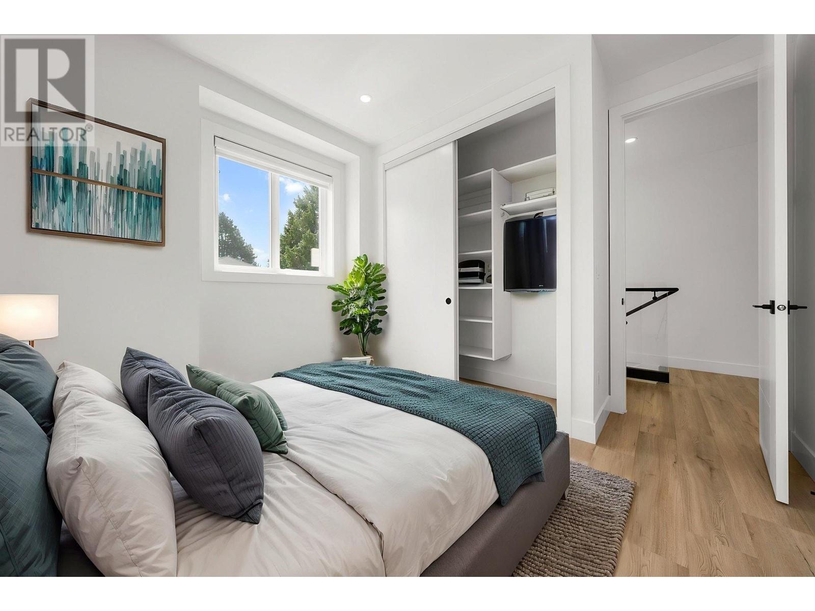 Listing Picture 15 of 27 : 10659 NO. 1 ROAD, Richmond / 烈治文 - 魯藝地產 Yvonne Lu Group - MLS Medallion Club Member