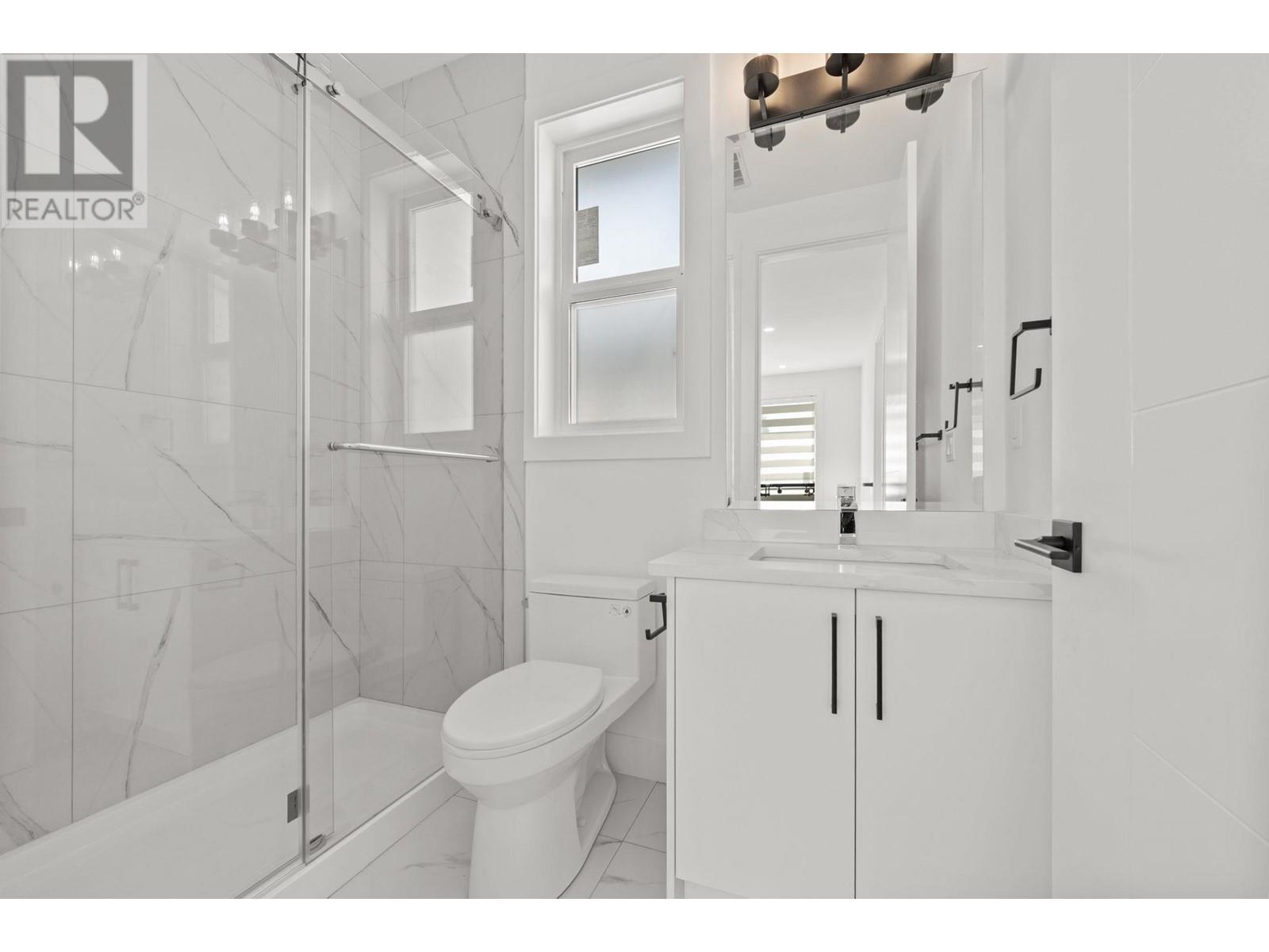 Listing Picture 22 of 27 : 10659 NO. 1 ROAD, Richmond / 烈治文 - 魯藝地產 Yvonne Lu Group - MLS Medallion Club Member