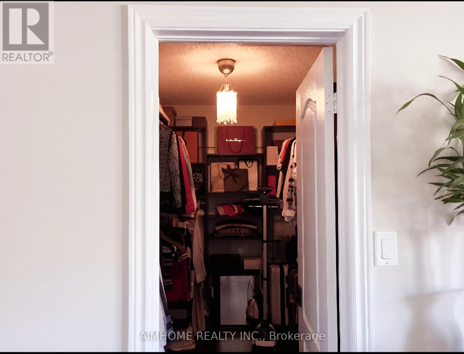 Master Bedroom - 64 Fraserwood Road, Vaughan, Ontario  L4J 9C8 - Photo 6 - N12092823