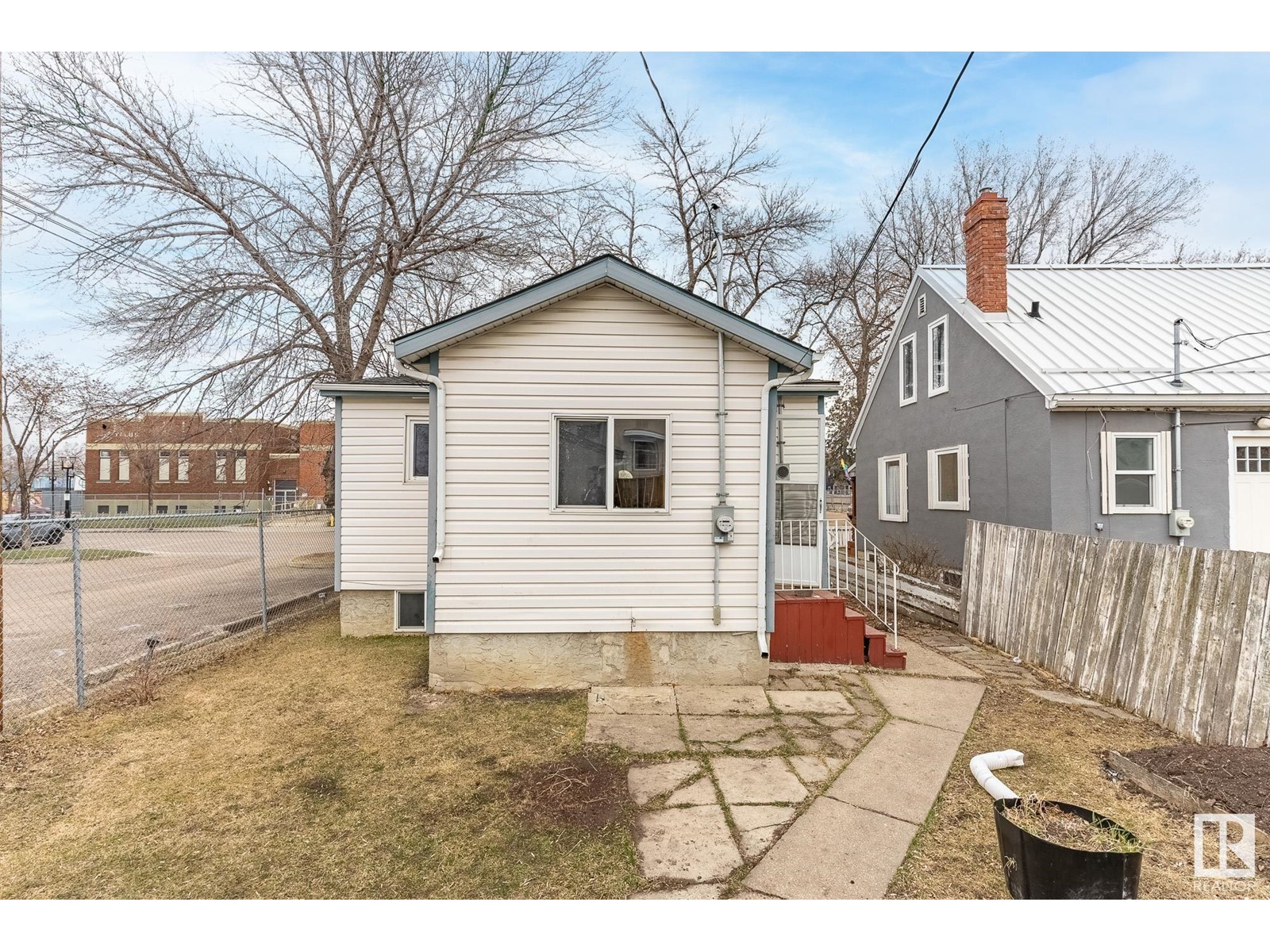 Property at 11732 89 ST NW image 4