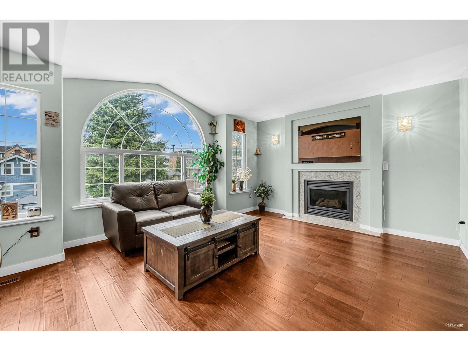 2288 Irvine Avenue, Port Coquitlam, British Columbia  V3C 3H2 - Photo 5 - R2991800