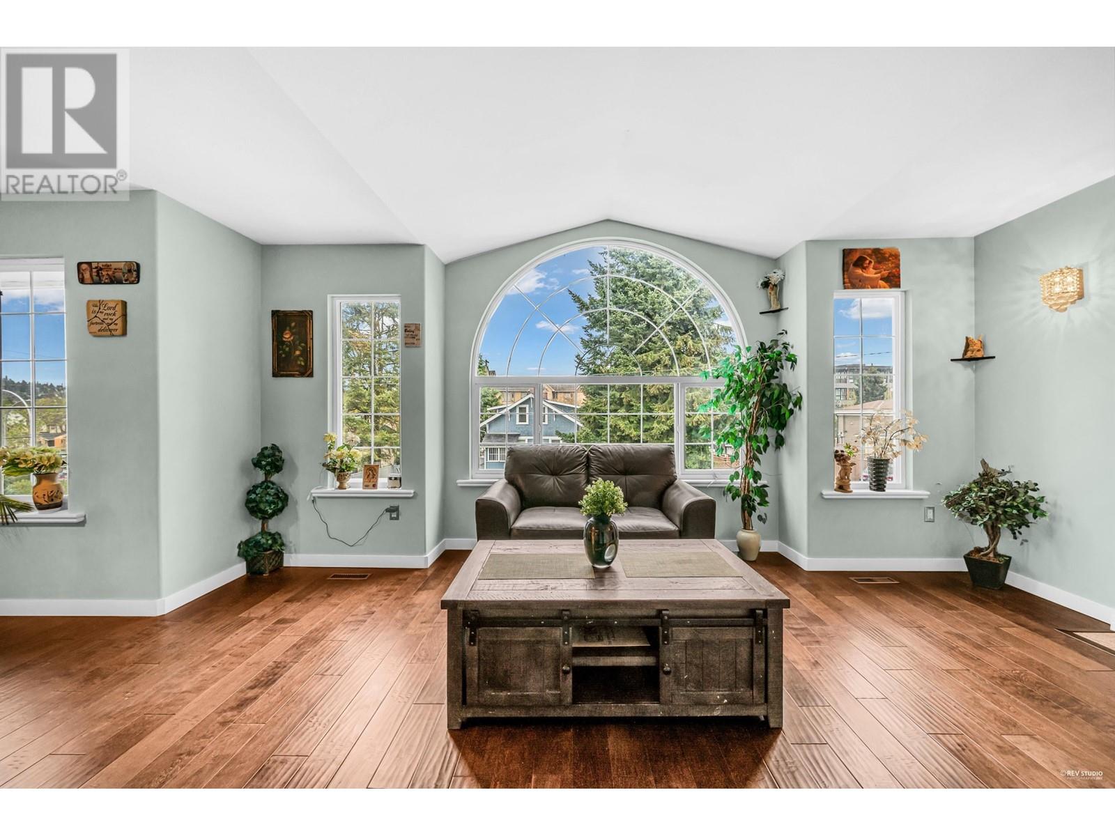 2288 Irvine Avenue, Port Coquitlam, British Columbia  V3C 3H2 - Photo 8 - R2991800