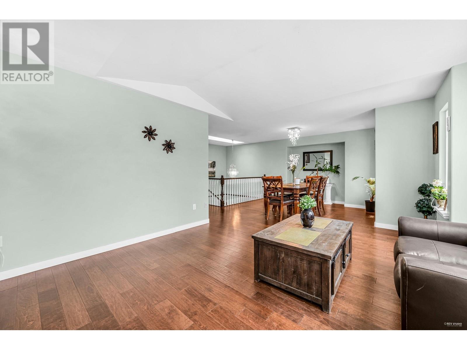 2288 Irvine Avenue, Port Coquitlam, British Columbia  V3C 3H2 - Photo 9 - R2991800