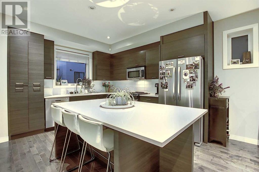 Property at 1712 35 Avenue SW image 1