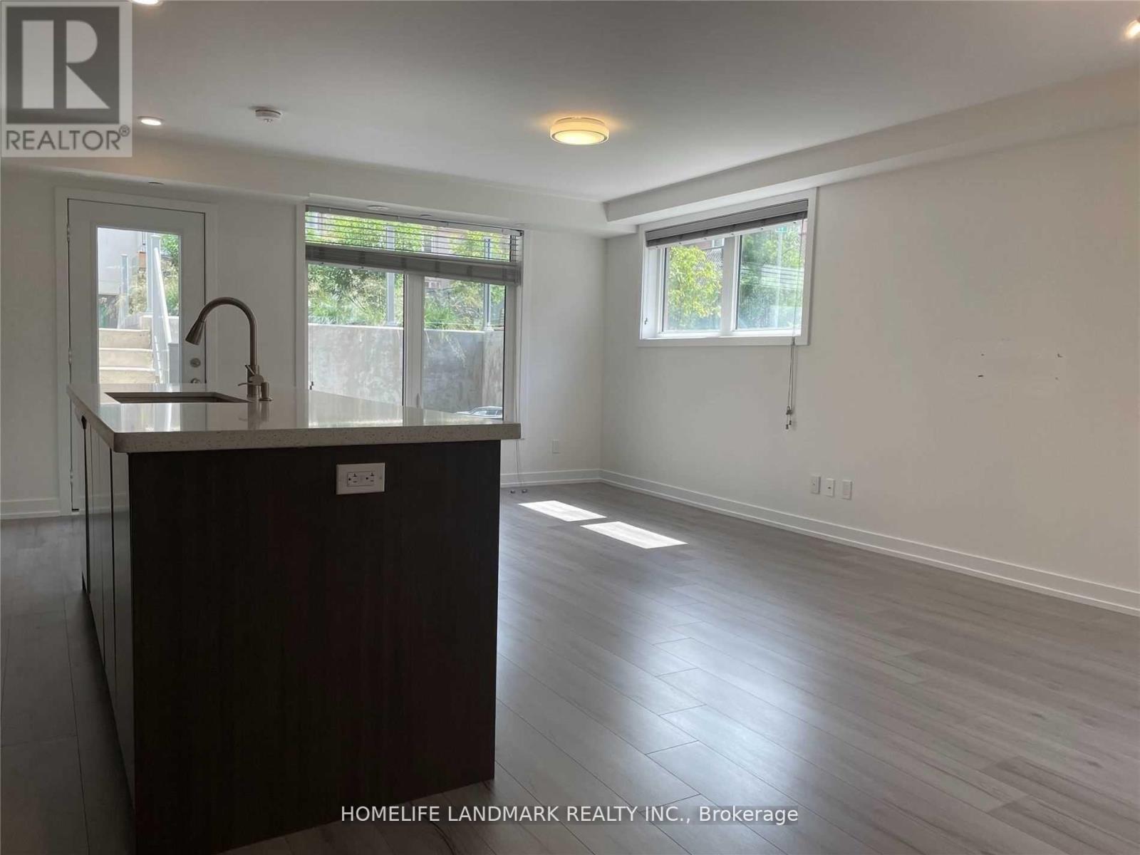 122 - 3066 Sixth Line, Oakville, Ontario  L6M 1P8 - Photo 3 - W12092860