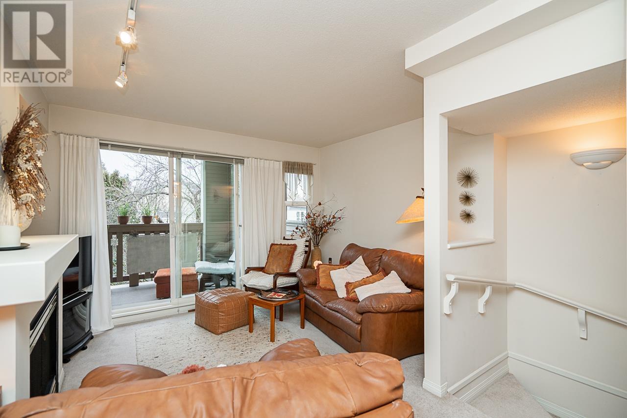 Listing Picture 4 of 37 : 2 7111 LYNNWOOD DRIVE, Richmond / 烈治文 - 魯藝地產 Yvonne Lu Group - MLS Medallion Club Member