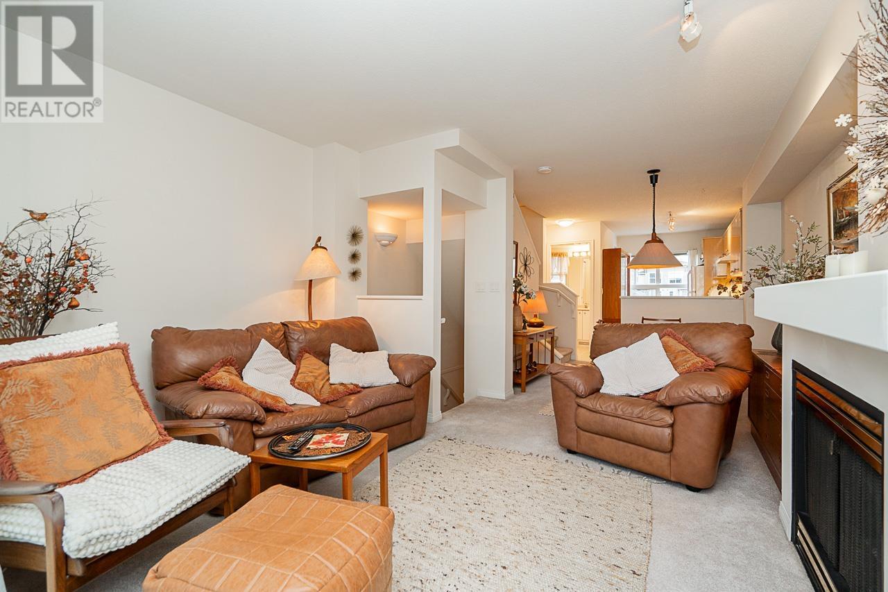 Listing Picture 7 of 37 : 2 7111 LYNNWOOD DRIVE, Richmond / 烈治文 - 魯藝地產 Yvonne Lu Group - MLS Medallion Club Member