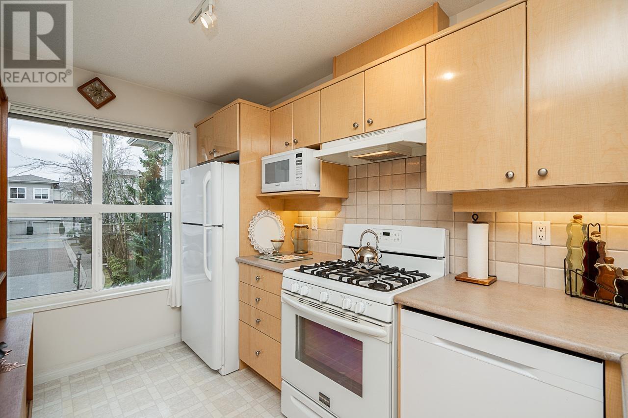 Listing Picture 14 of 37 : 2 7111 LYNNWOOD DRIVE, Richmond / 烈治文 - 魯藝地產 Yvonne Lu Group - MLS Medallion Club Member
