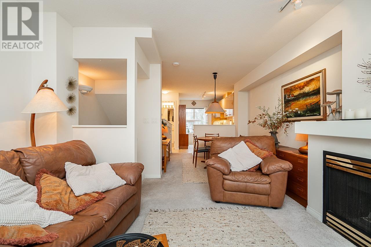 Listing Picture 5 of 37 : 2 7111 LYNNWOOD DRIVE, Richmond / 烈治文 - 魯藝地產 Yvonne Lu Group - MLS Medallion Club Member