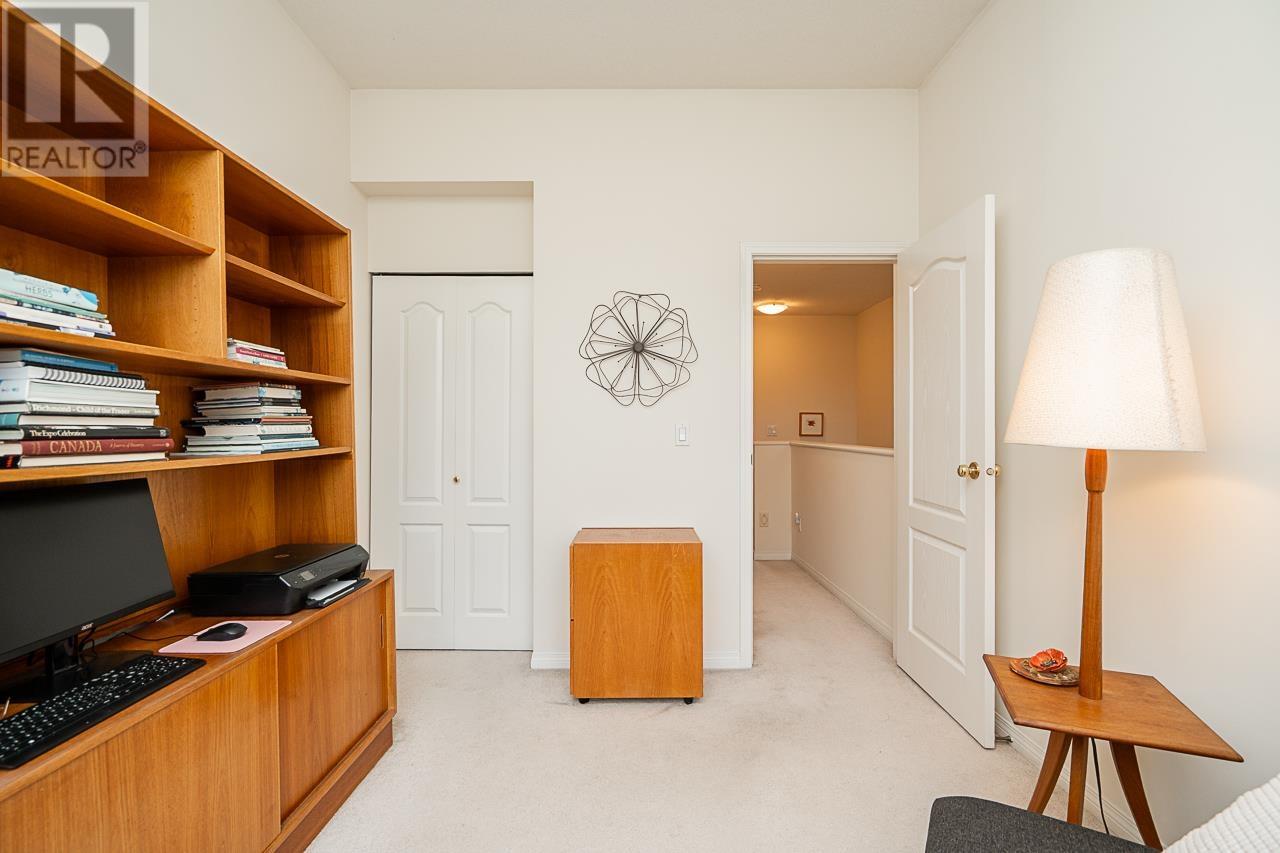 Listing Picture 25 of 37 : 2 7111 LYNNWOOD DRIVE, Richmond / 烈治文 - 魯藝地產 Yvonne Lu Group - MLS Medallion Club Member