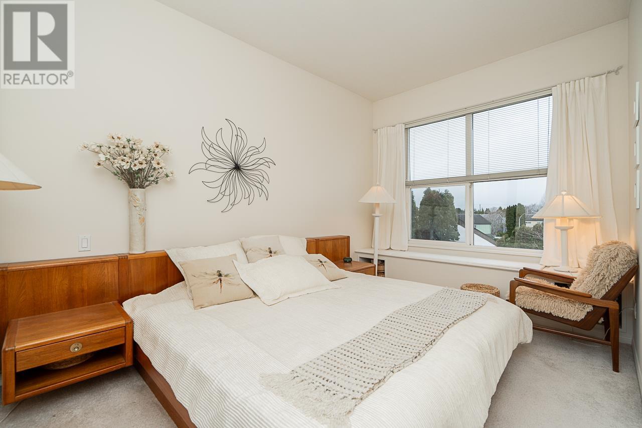 Listing Picture 21 of 37 : 2 7111 LYNNWOOD DRIVE, Richmond / 烈治文 - 魯藝地產 Yvonne Lu Group - MLS Medallion Club Member