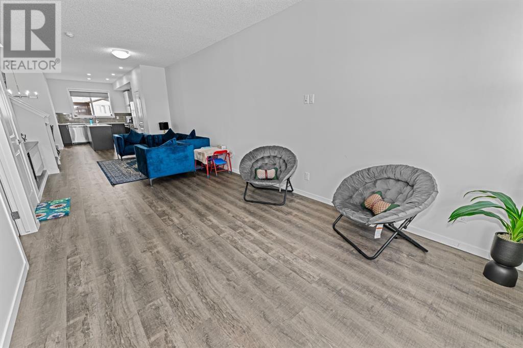 Property at 102 Edith Green NW image 4