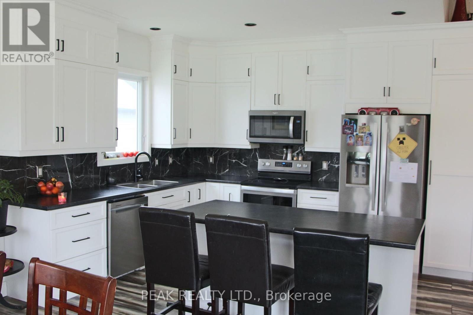 38812 Vienna Street, Bluewater, Ontario  N0M 2R0 - Photo 6 - X12092879