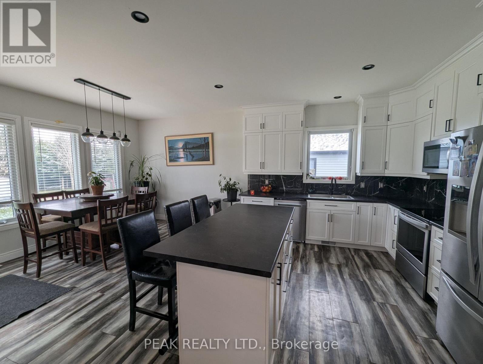 38812 Vienna Street, Bluewater, Ontario  N0M 2R0 - Photo 8 - X12092879