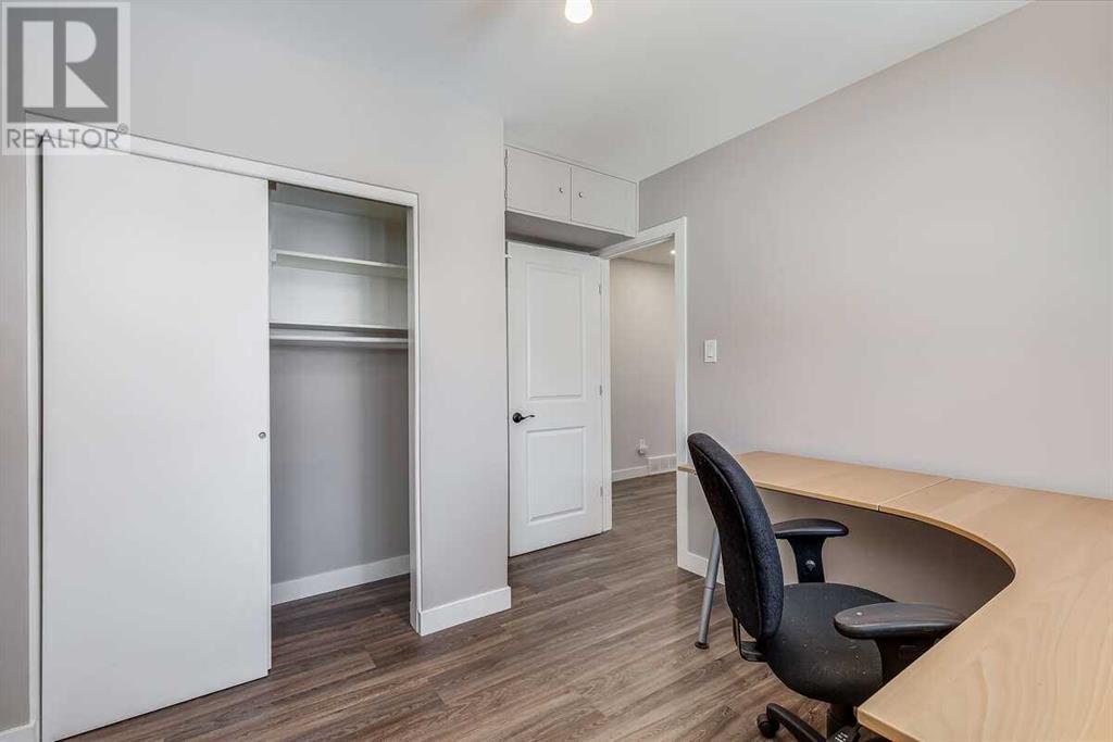 42 Kingsland Place Sw, Calgary, Alberta  T2V 2J9 - Photo 9 - A2198673