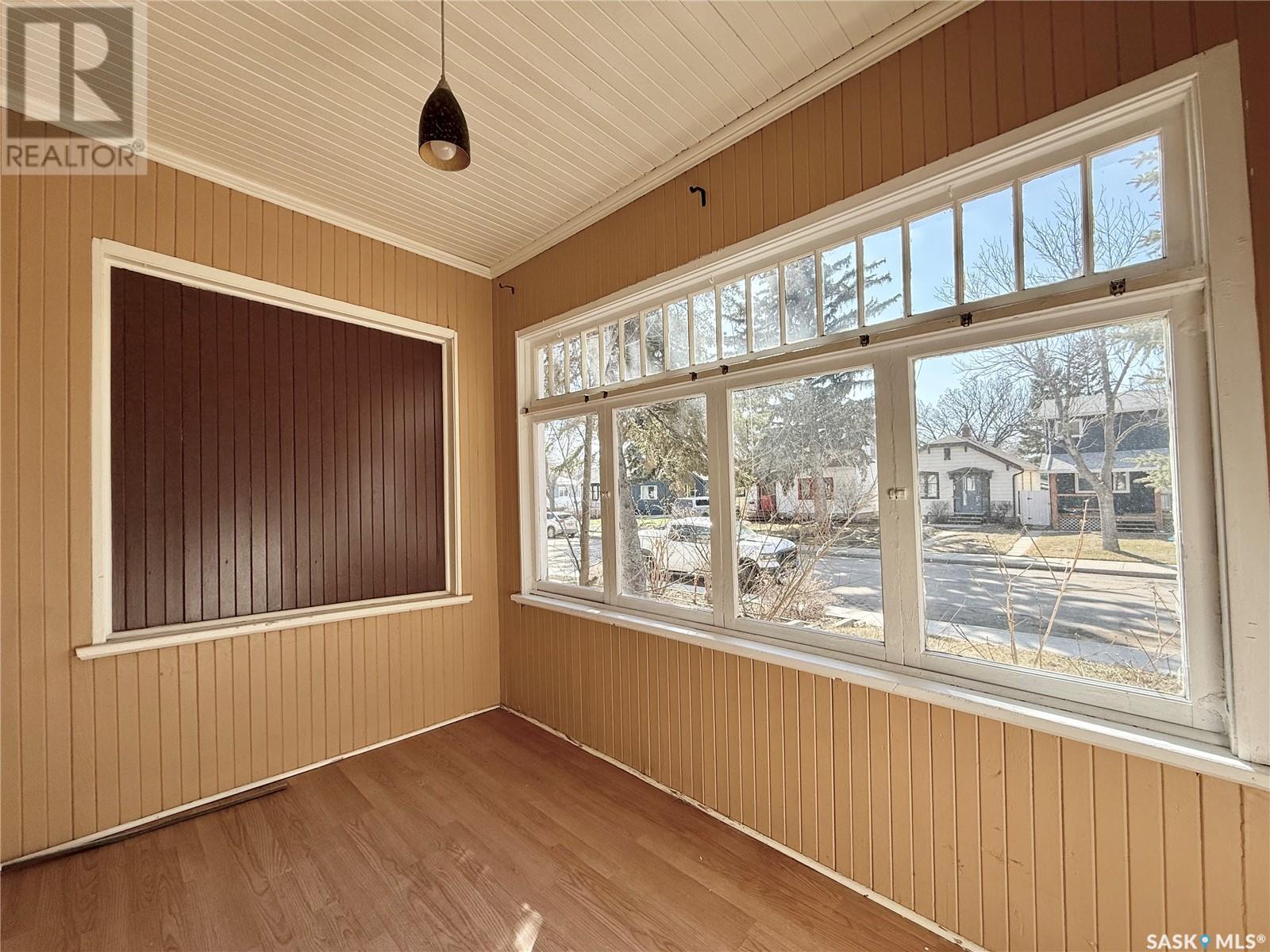 Property at 2061 Queen STREET image 4