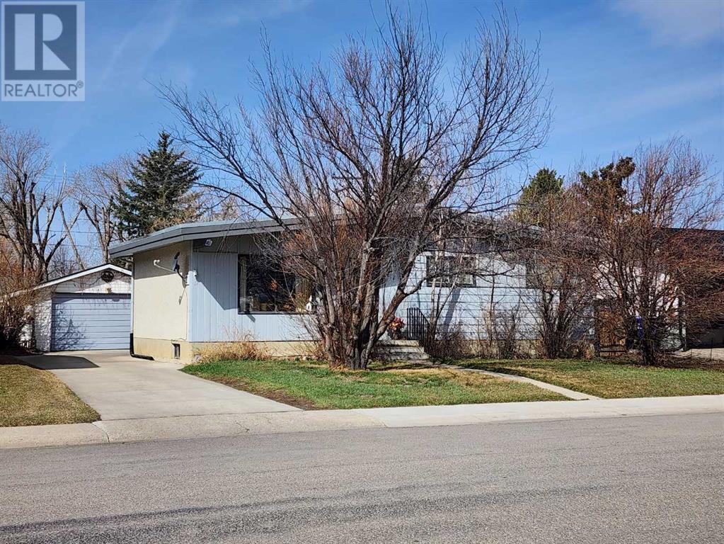 5411 5 Street W, Claresholm, Alberta  T0L 0T0 - Photo 2 - A2211281