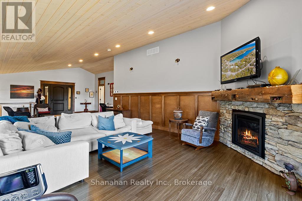 132 Big Tub Road, Northern Bruce Peninsula, Ontario  N0H 2R0 - Photo 12 - X12092693