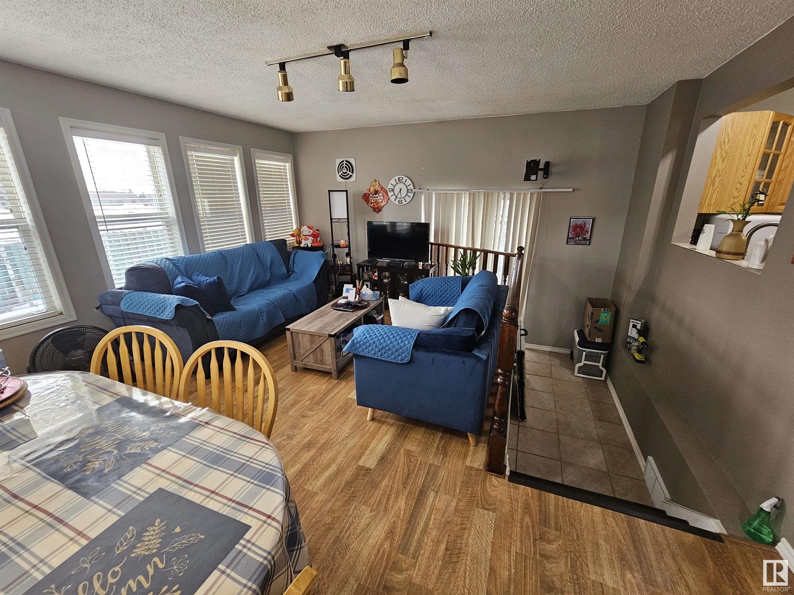 Property at 4103 18 AV NW image 4