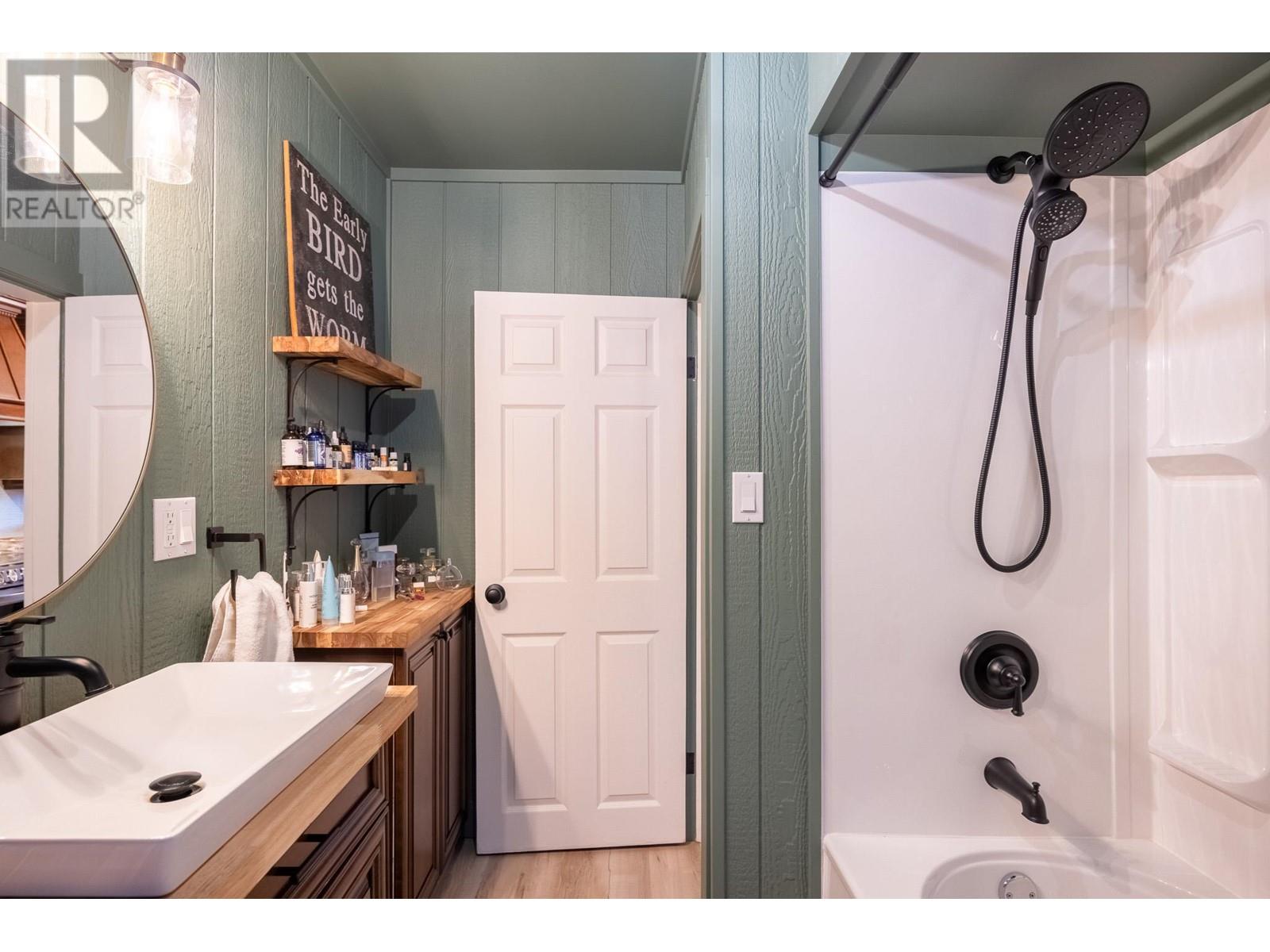 4422 48th Street, Canyon, British Columbia  V0B 1C1 - Photo 25 - 10330839