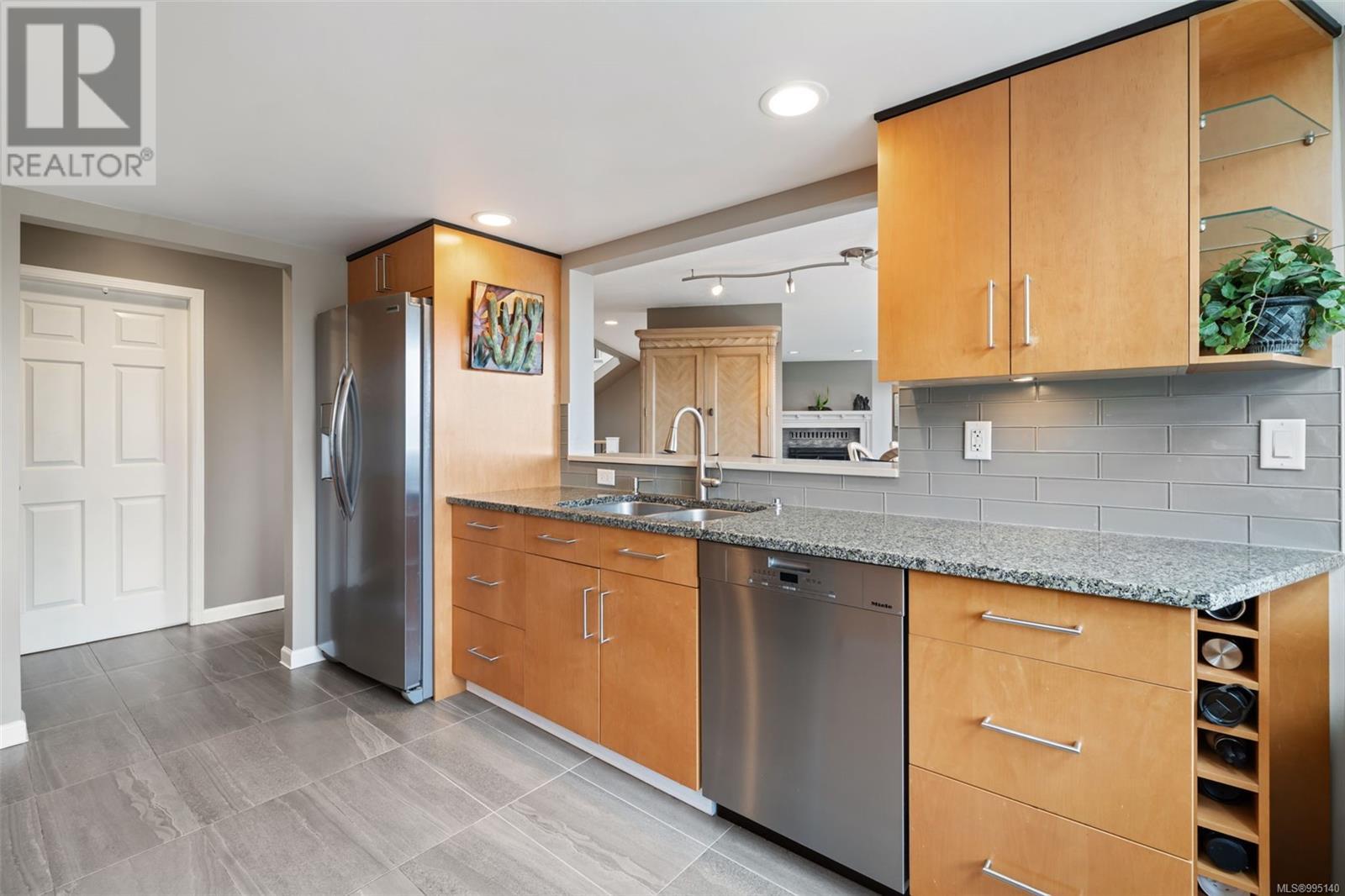 Property at 5197 Polson Terr image 4