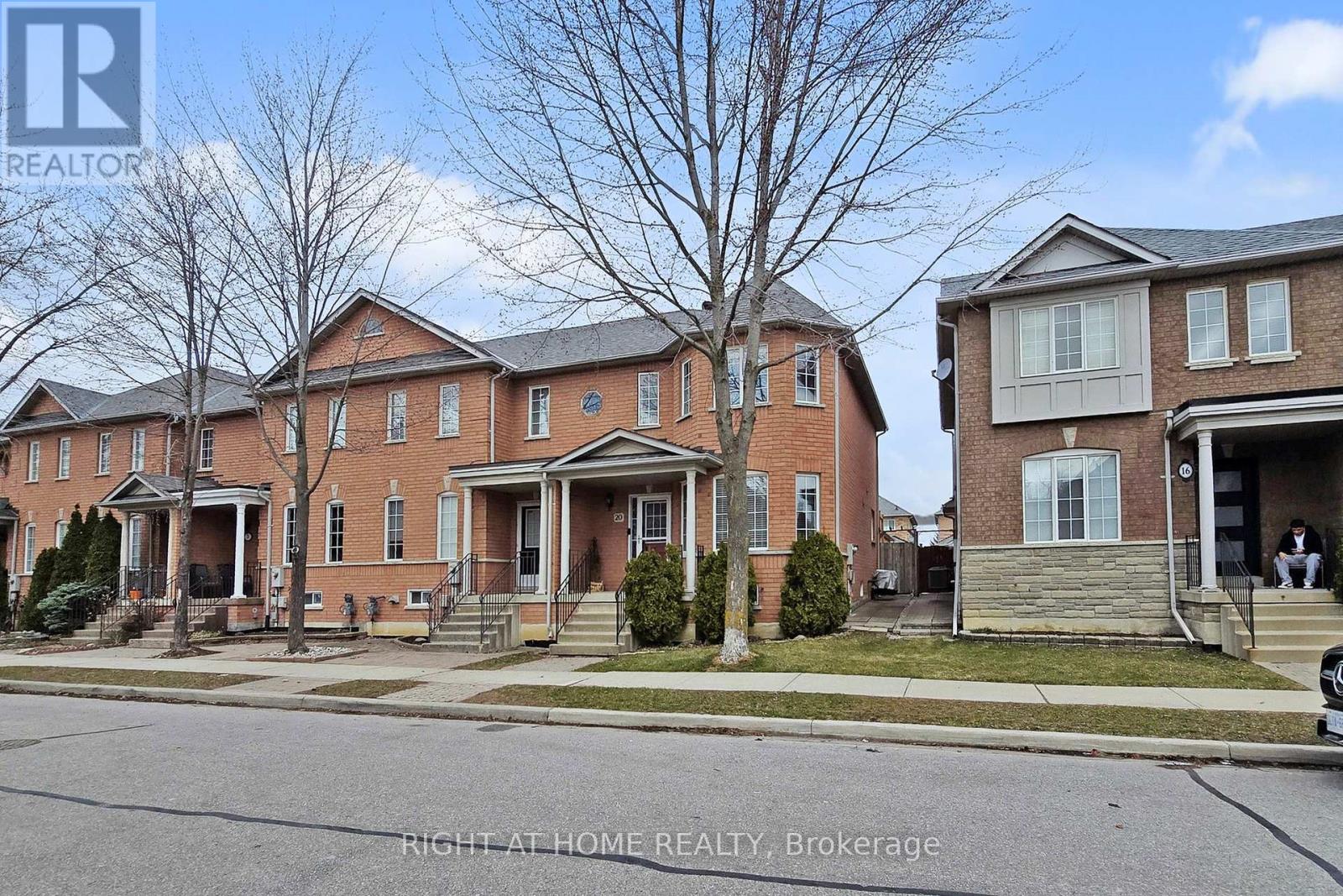 Property at 20 DECOROSO DRIVE image 3