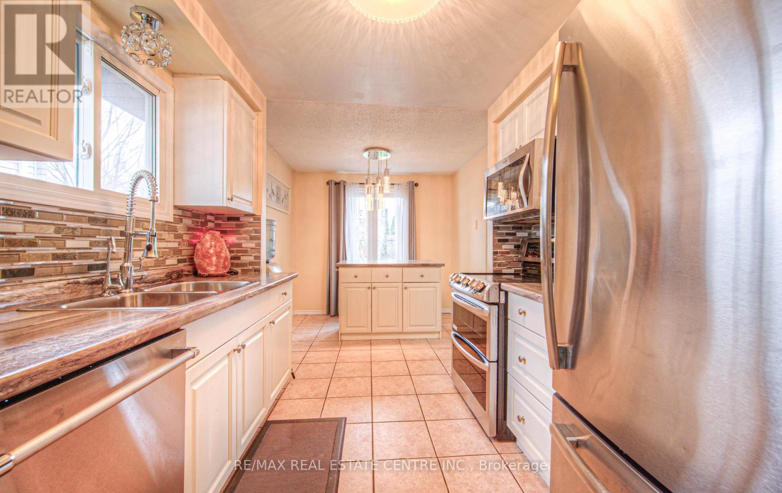 Property at 164 MACATEE PLACE image 4