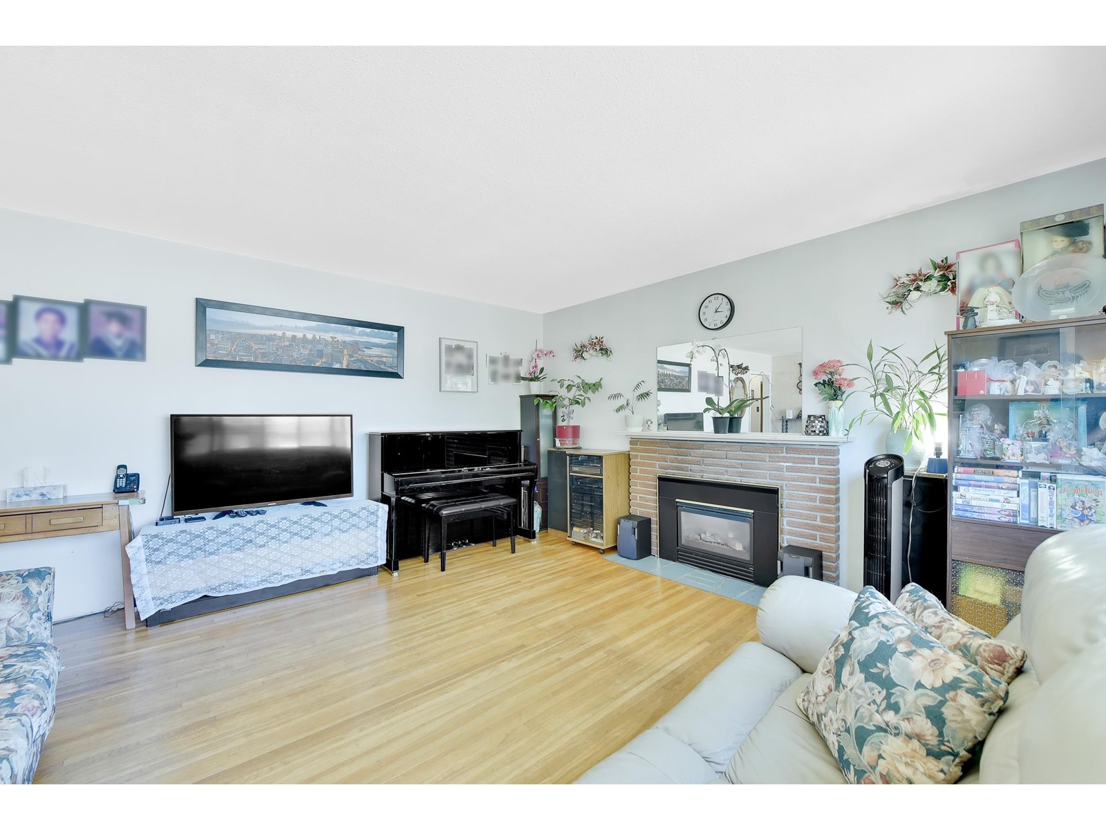 Property at 11059 146A STREET image 5