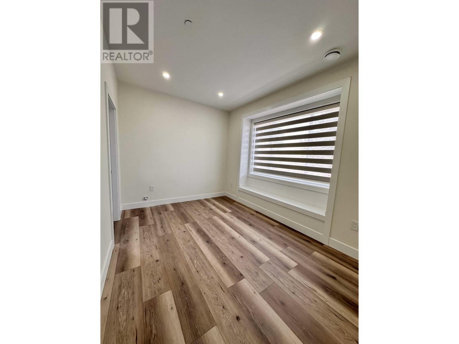 Listing Picture 4 of 9 : 4558 MOSS STREET, Vancouver / 溫哥華 - 魯藝地產 Yvonne Lu Group - MLS Medallion Club Member