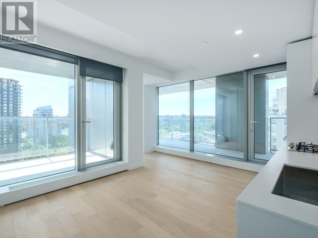 Listing Picture 5 of 22 : 2102 1480 HOWE STREET, Vancouver / 溫哥華 - 魯藝地產 Yvonne Lu Group - MLS Medallion Club Member