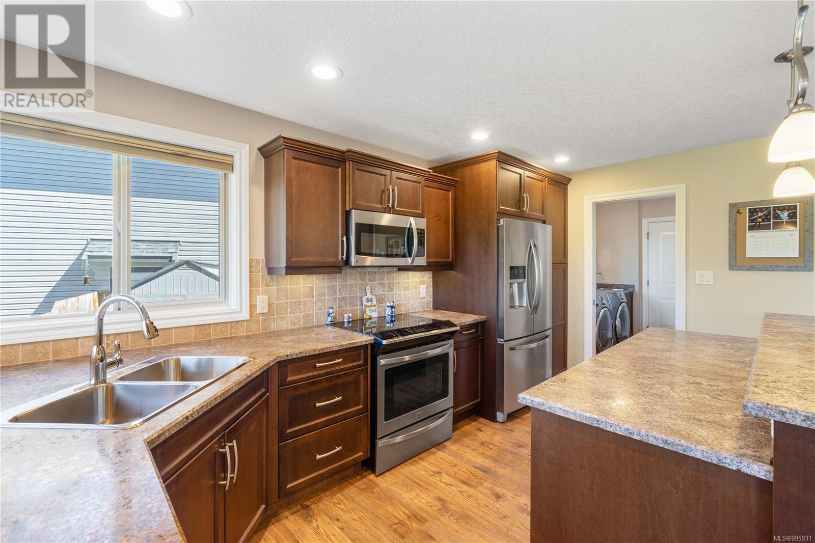 Property at 2130 Village Dr image 4
