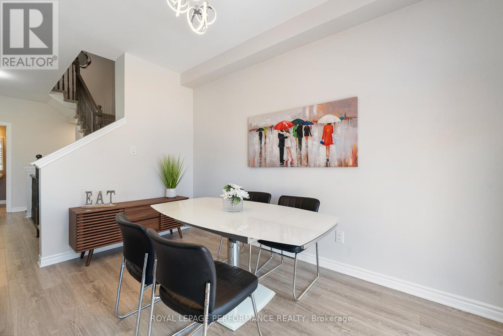 823 Kiniw Private, Ottawa, Ontario  K1K 5A3 - Photo 11 - X12092960
