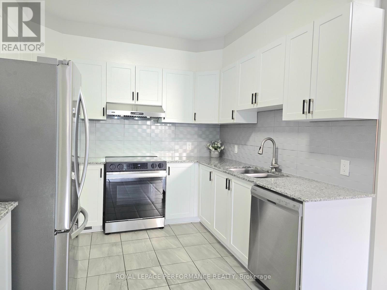 823 Kiniw Private, Ottawa, Ontario  K1K 5A3 - Photo 16 - X12092960