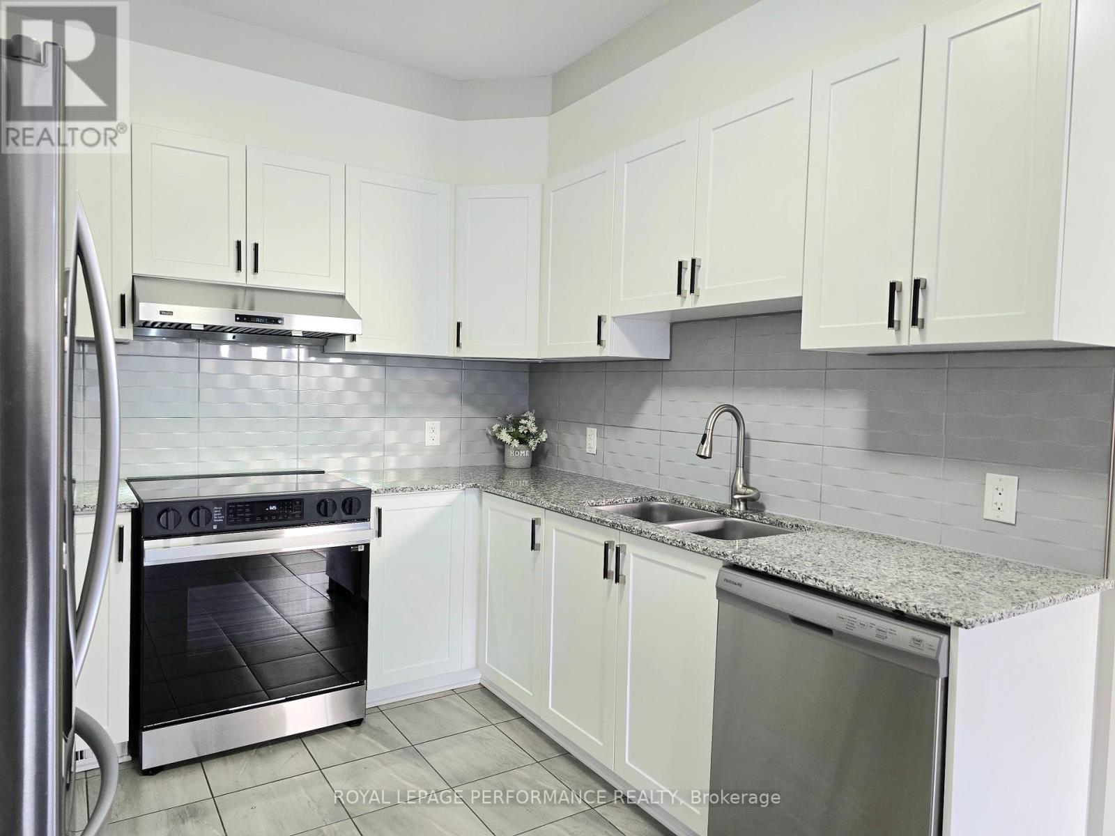823 Kiniw Private, Ottawa, Ontario  K1K 5A3 - Photo 18 - X12092960
