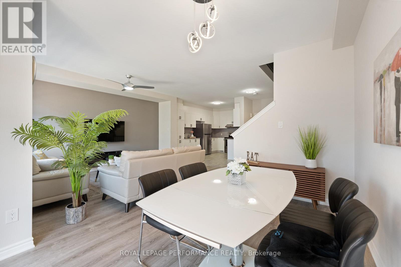 823 Kiniw Private, Ottawa, Ontario  K1K 5A3 - Photo 10 - X12092960