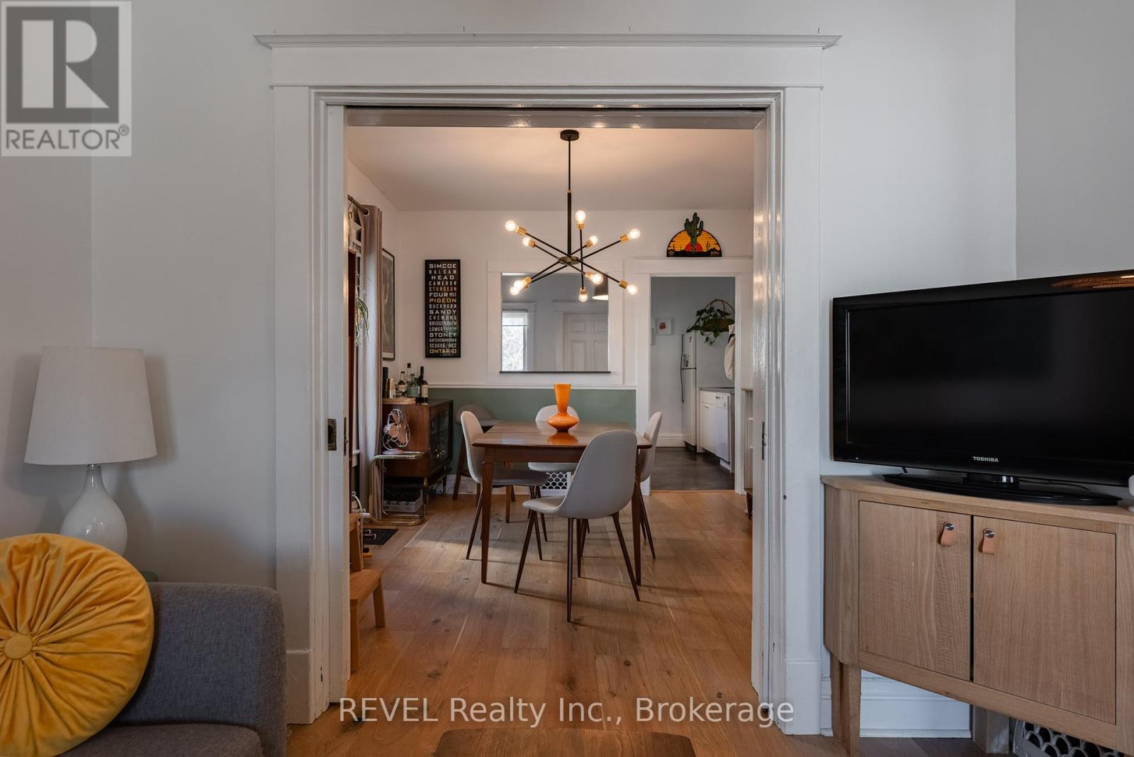 48 1/2 Wellington Street, St. Catharines (Downtown), Ontario  L2R 5R1 - Photo 7 - X12091801